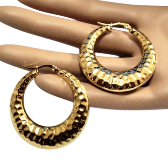 24K Gold Plated Hammered Hoop Pierced Post Earrings 43mm Oval Graduated Textured - Picture 3 of 15